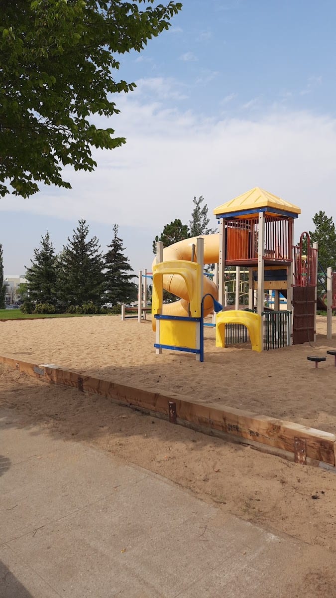 Strathcona Station Park, photo 2