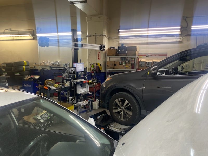 S & T International Auto Body, photo 2