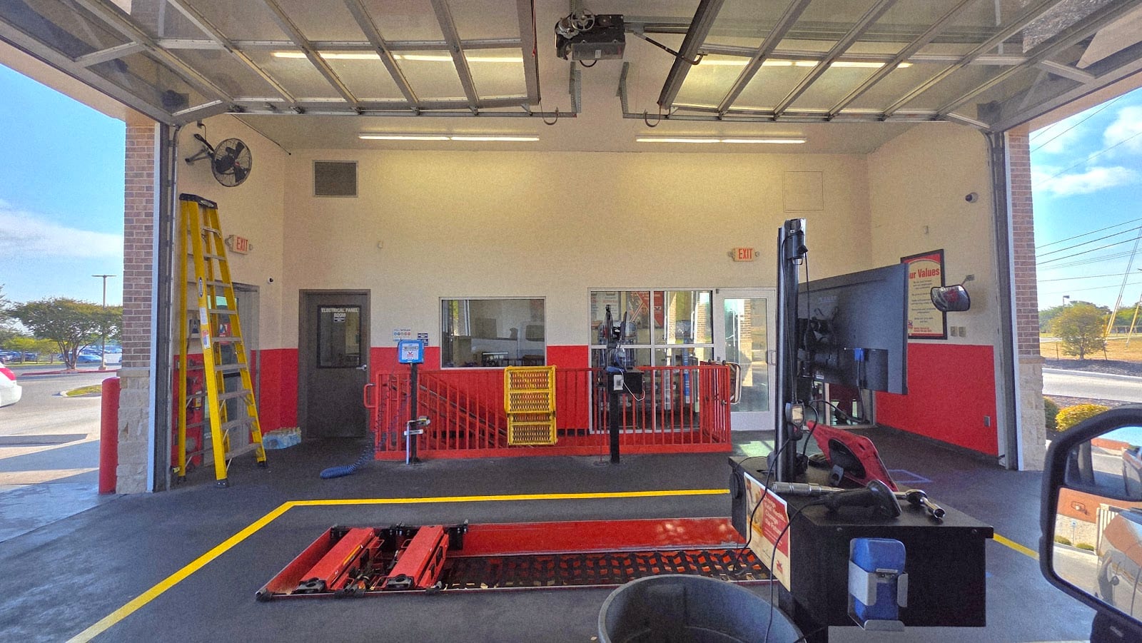 Valvoline Instant Oil Change, photo 3
