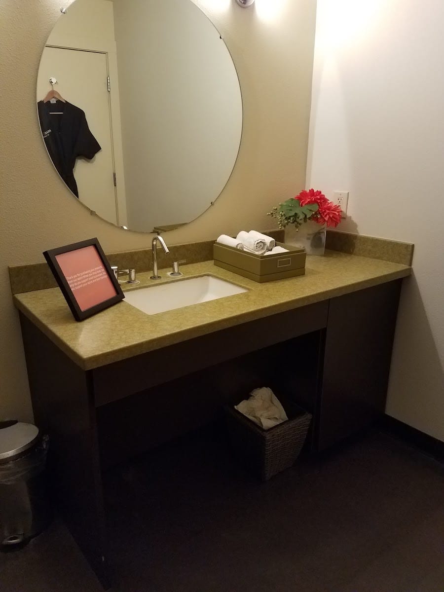 Headrush Salon