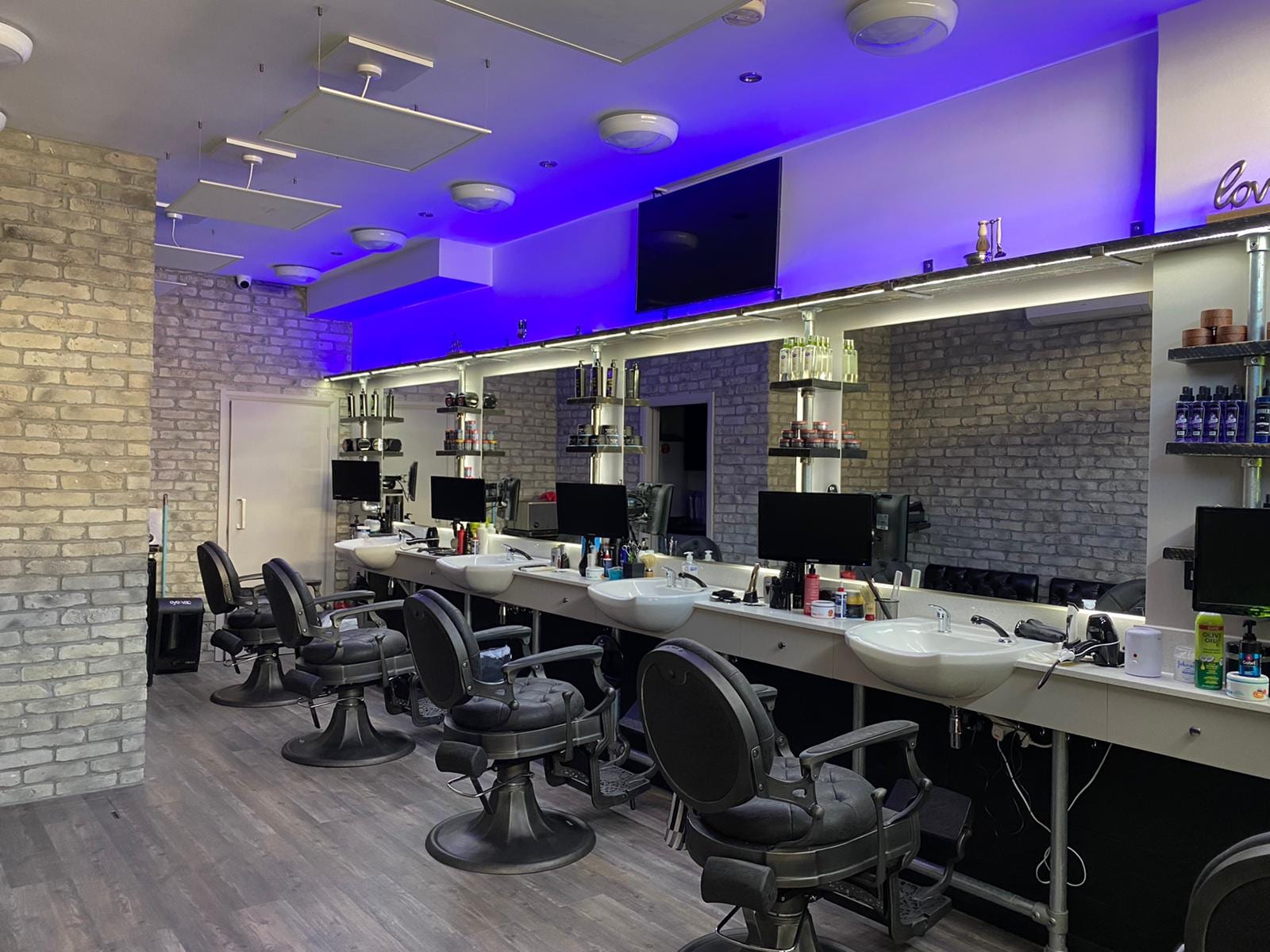 Delux Barbers