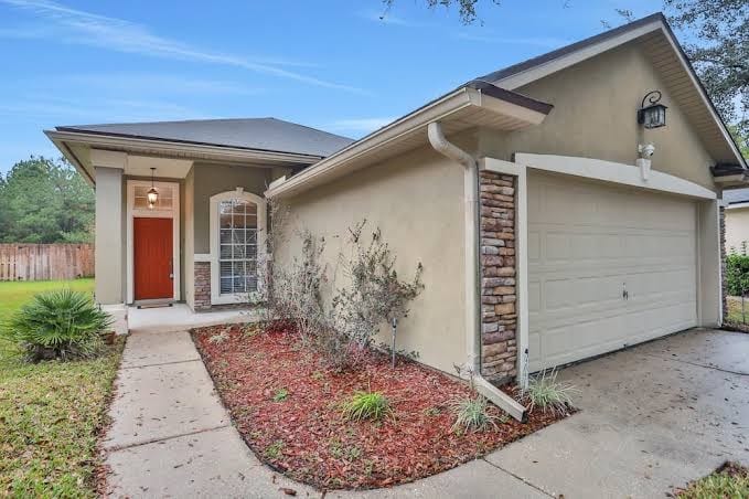 Family-sized townhome, mins from wedding venue shopping @ Oakleaf Town Center