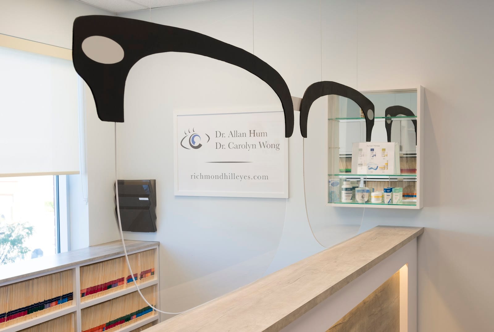 Dr. Allan Hum & Dr. Carolyn Wong Optometrist, photo 3