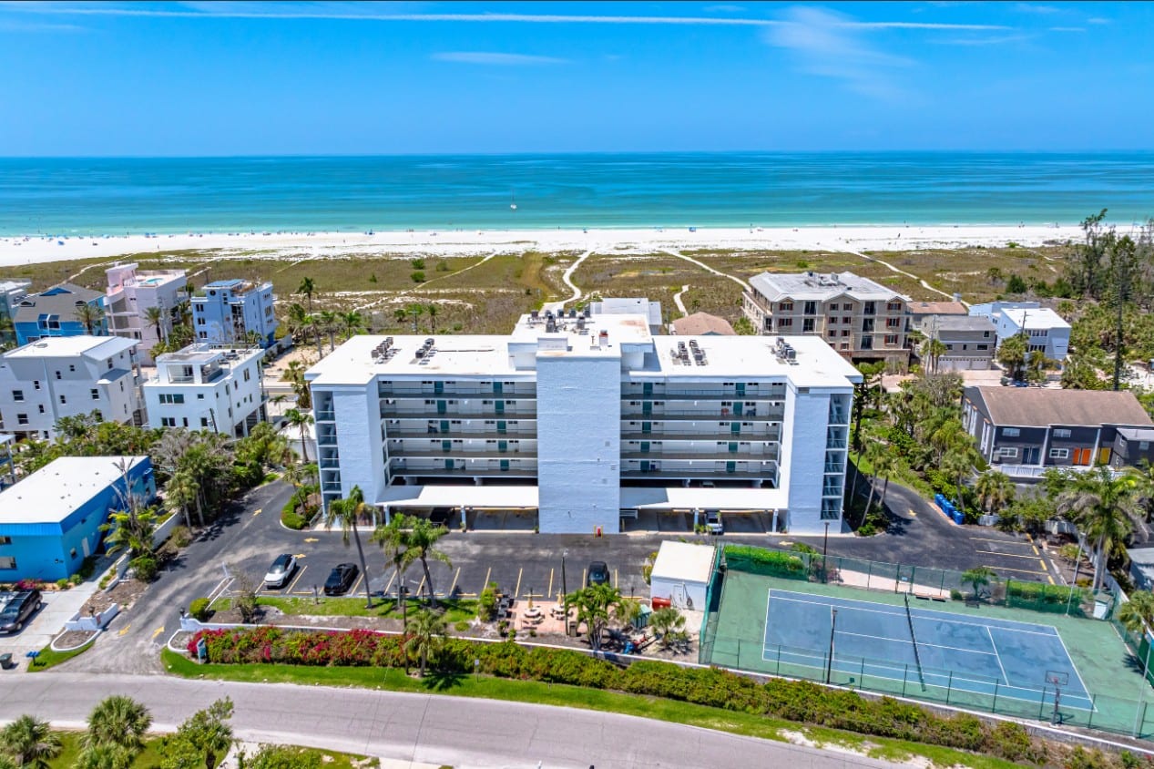 Beach Place, photo 2