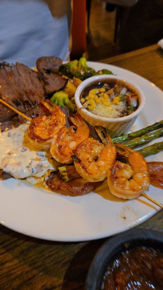 Entice Bar and Grille