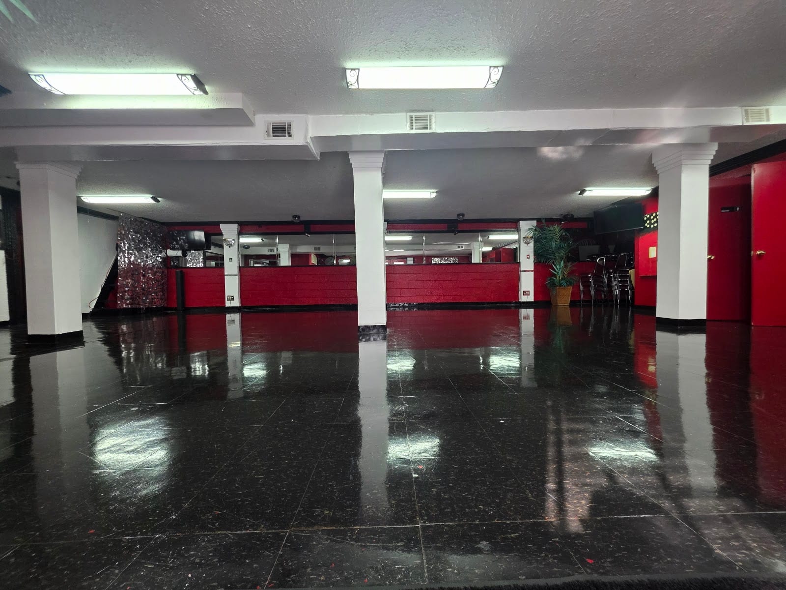 LJ's Event Lounge, photo 2