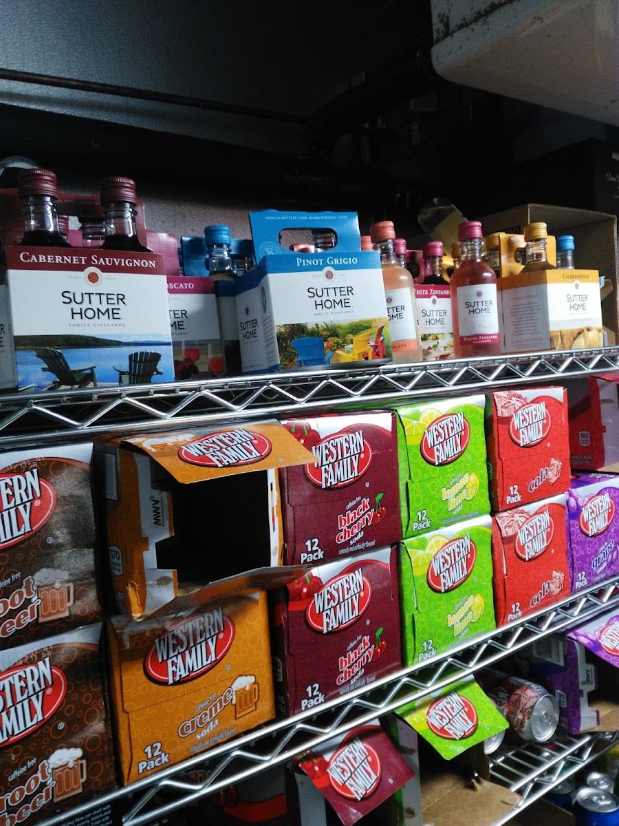Fred's Liquor & Deli
