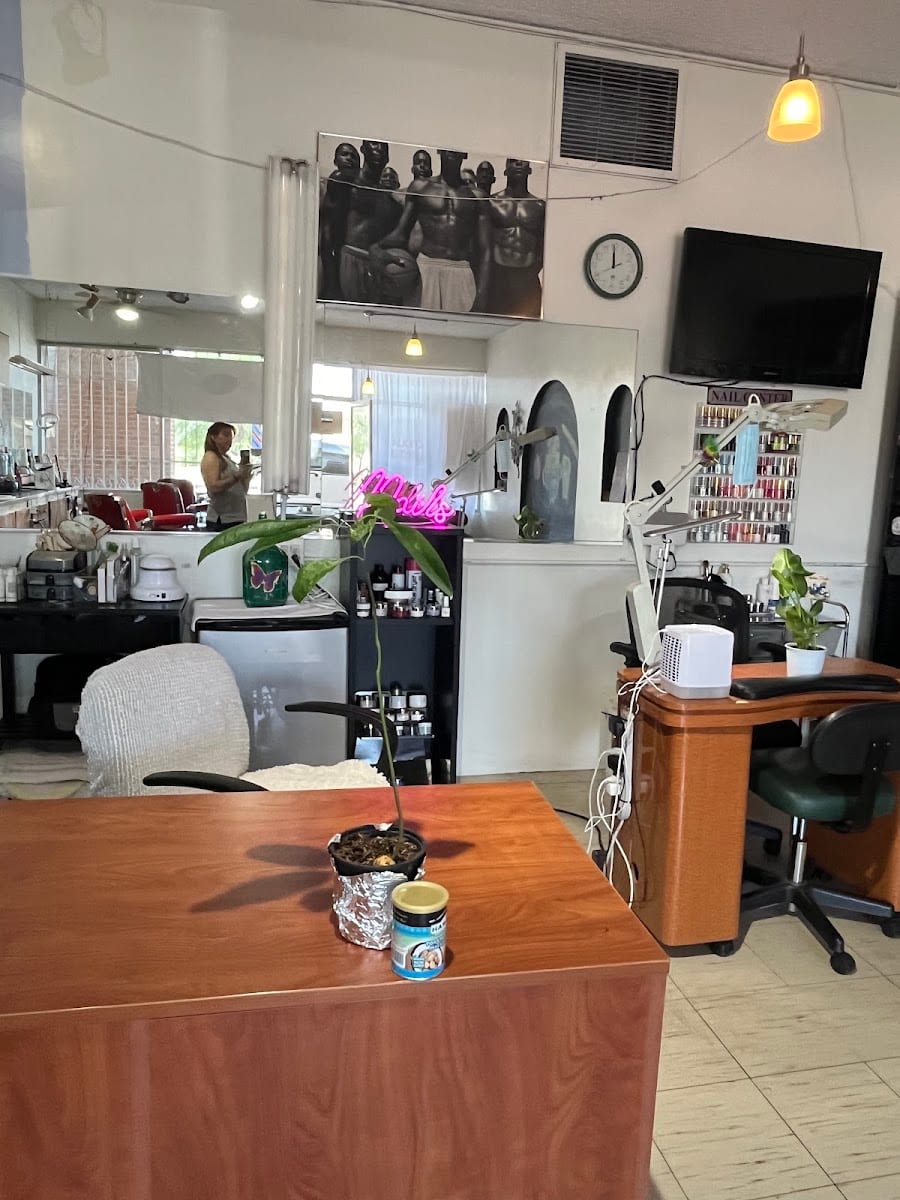 George’s Barber Shop, photo 3