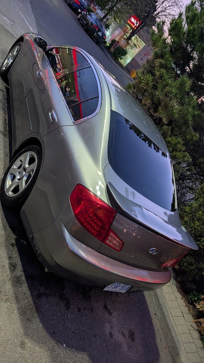 Paul's Auto Body Shop