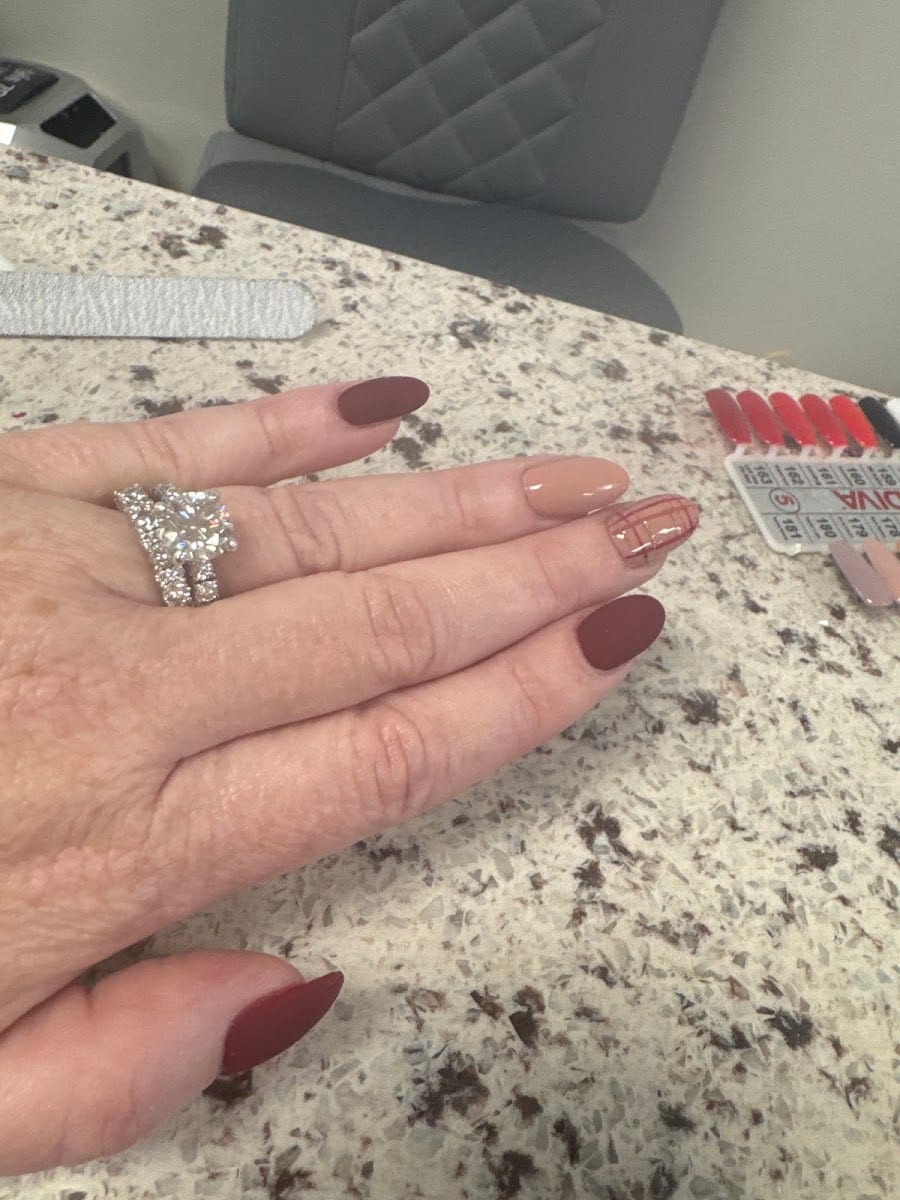 Island Nails