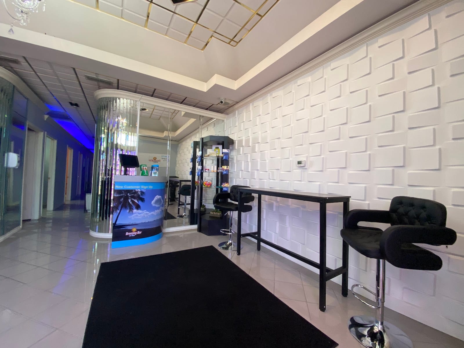 Bronzing Bar and Spa