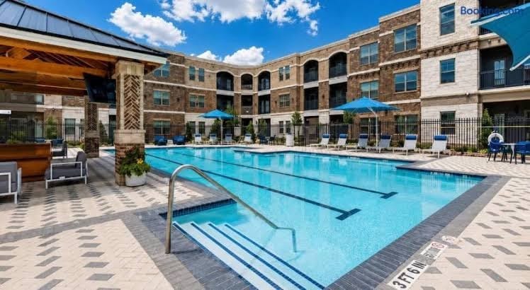 Modern Frisco Escape 2BR, Pool and Gym