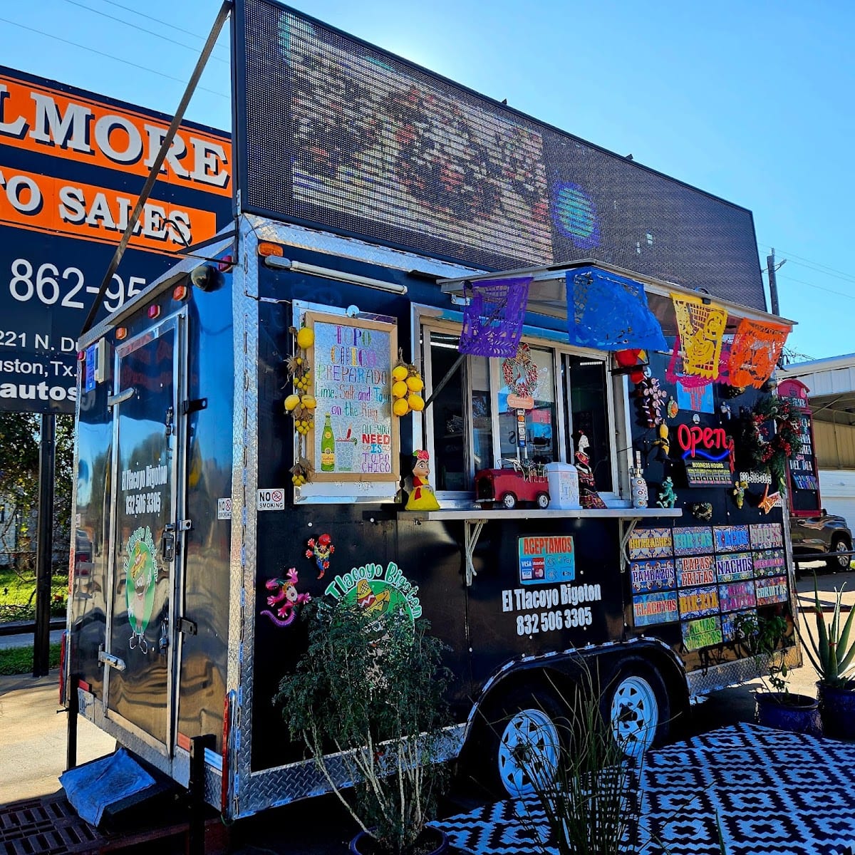 El Tlacoyo Bigoton (Food Truck)