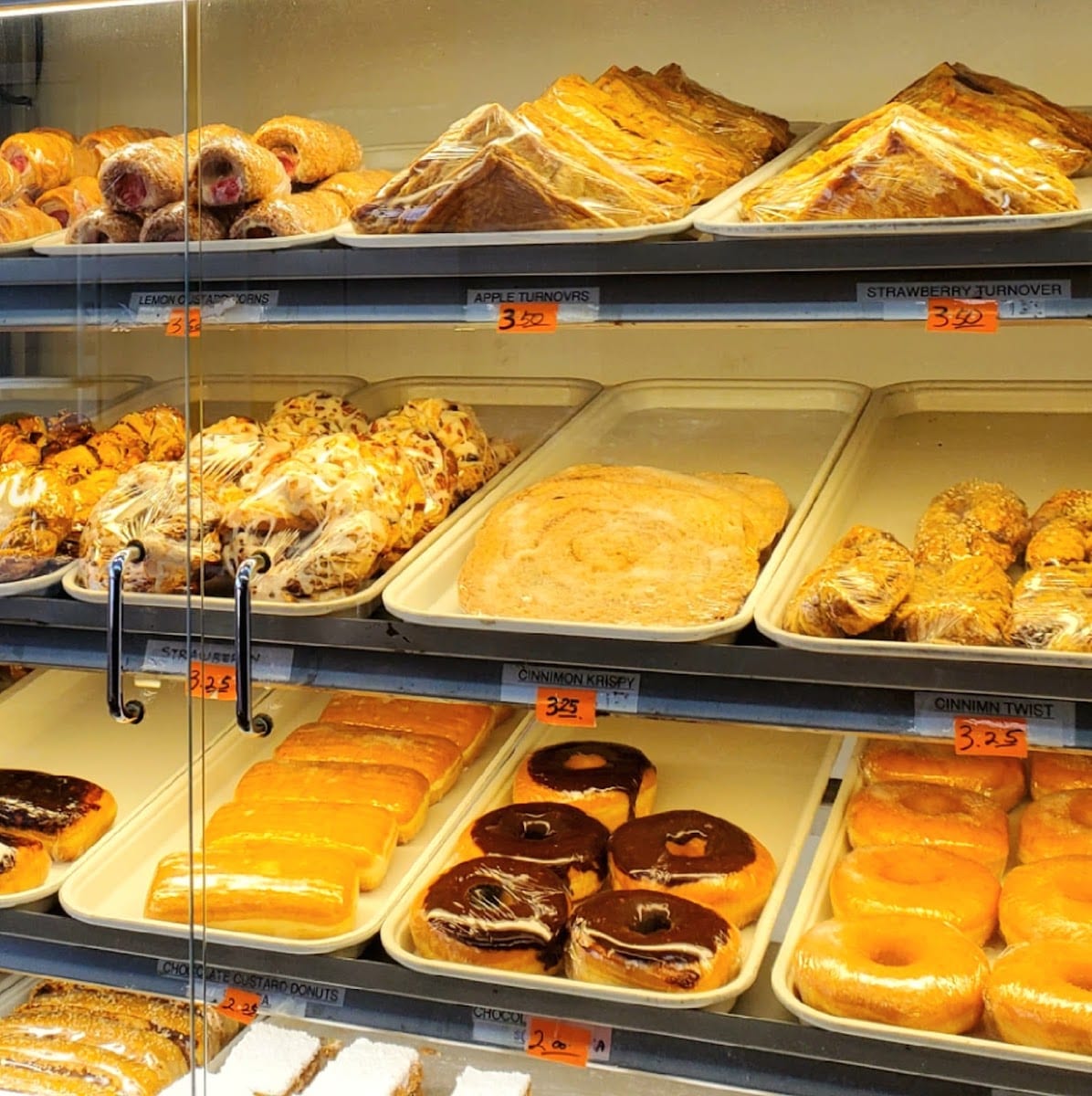 Dragon City Bakery & Cafe, photo 2