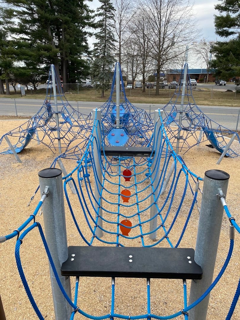 Playground, photo 2