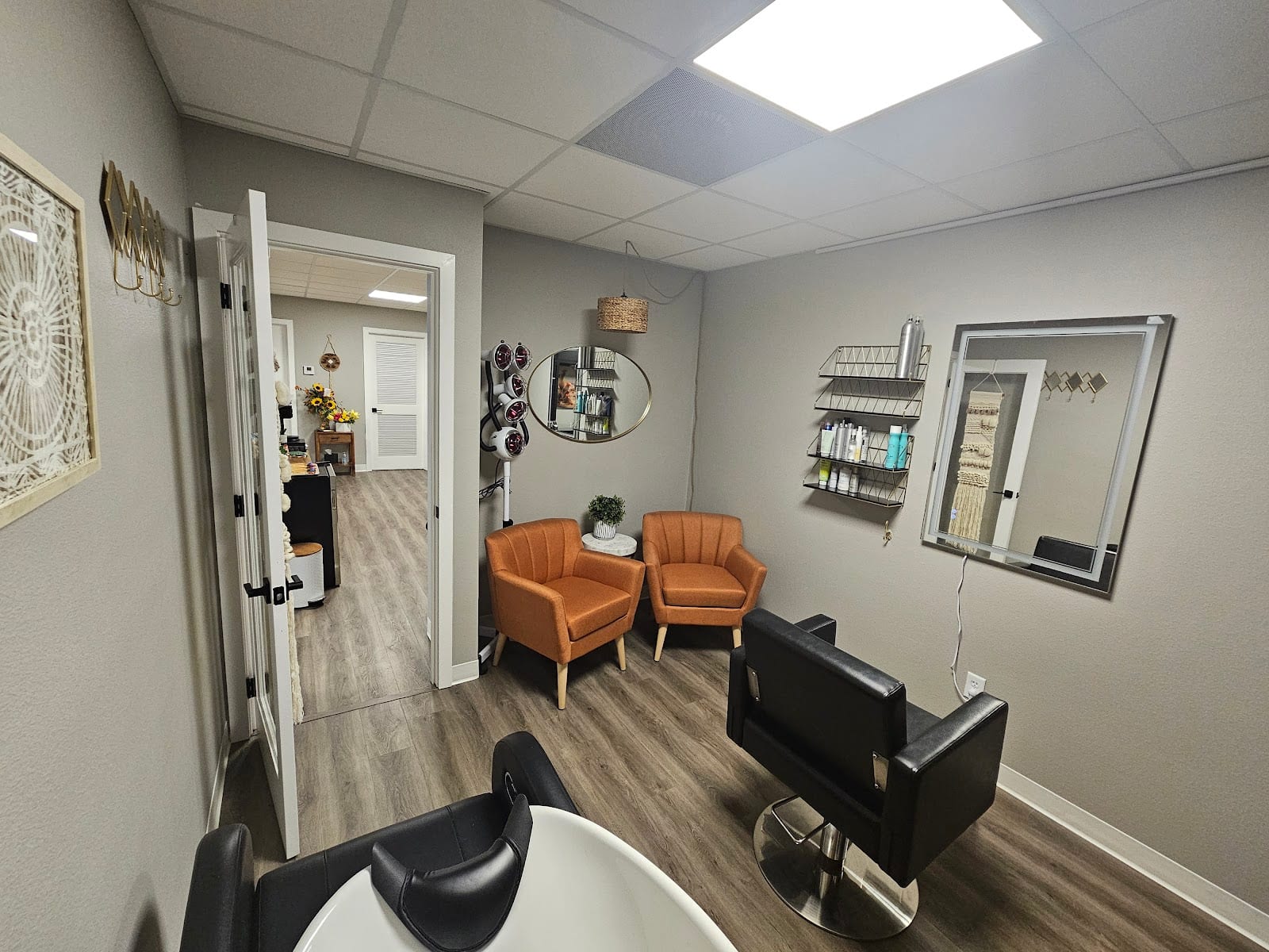 White Cactus Salon Suites