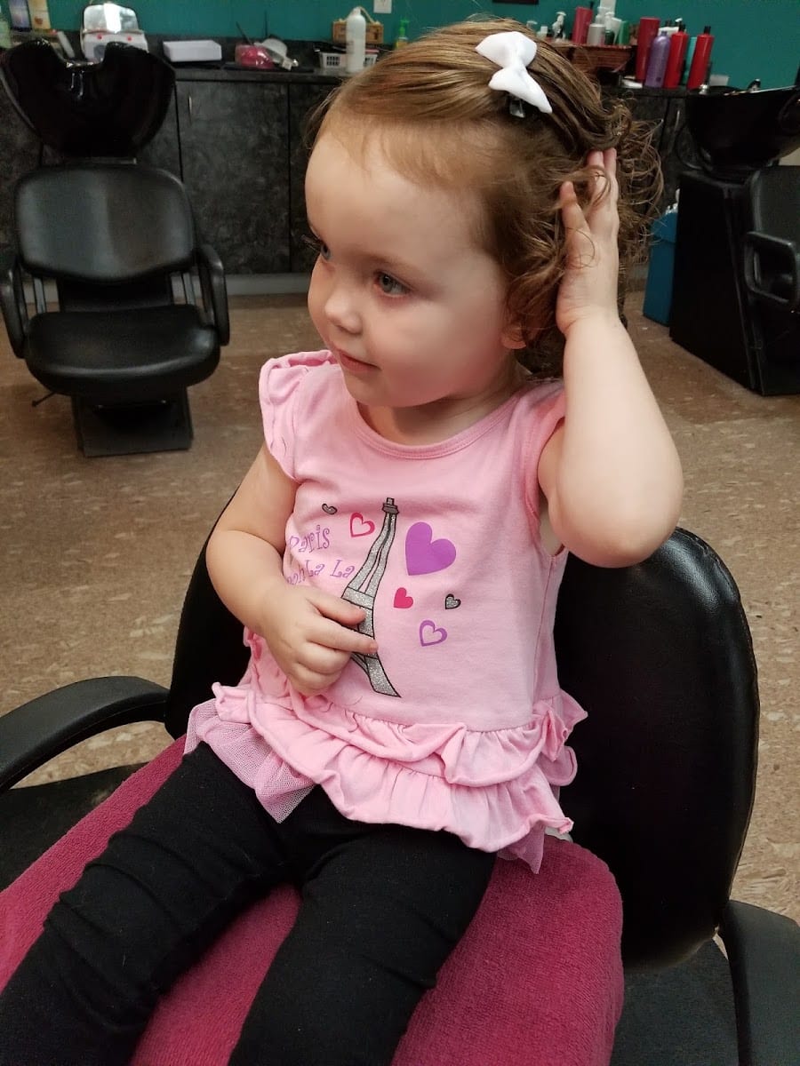 Tangles Salon