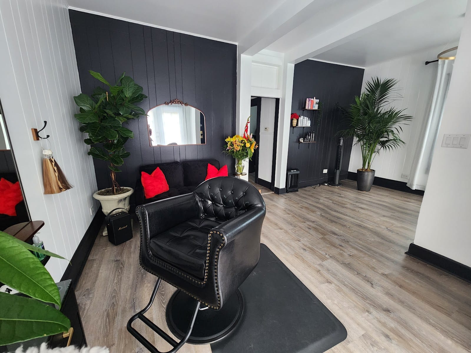 Studio 81 Salon, photo 2