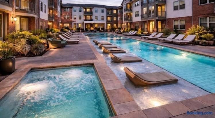 Denton Creek Inn