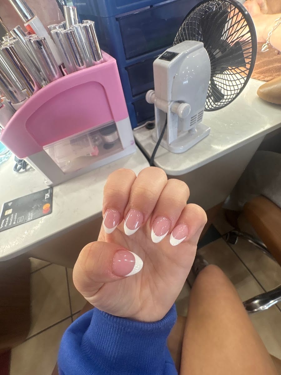Pleasant Nails and Spa
