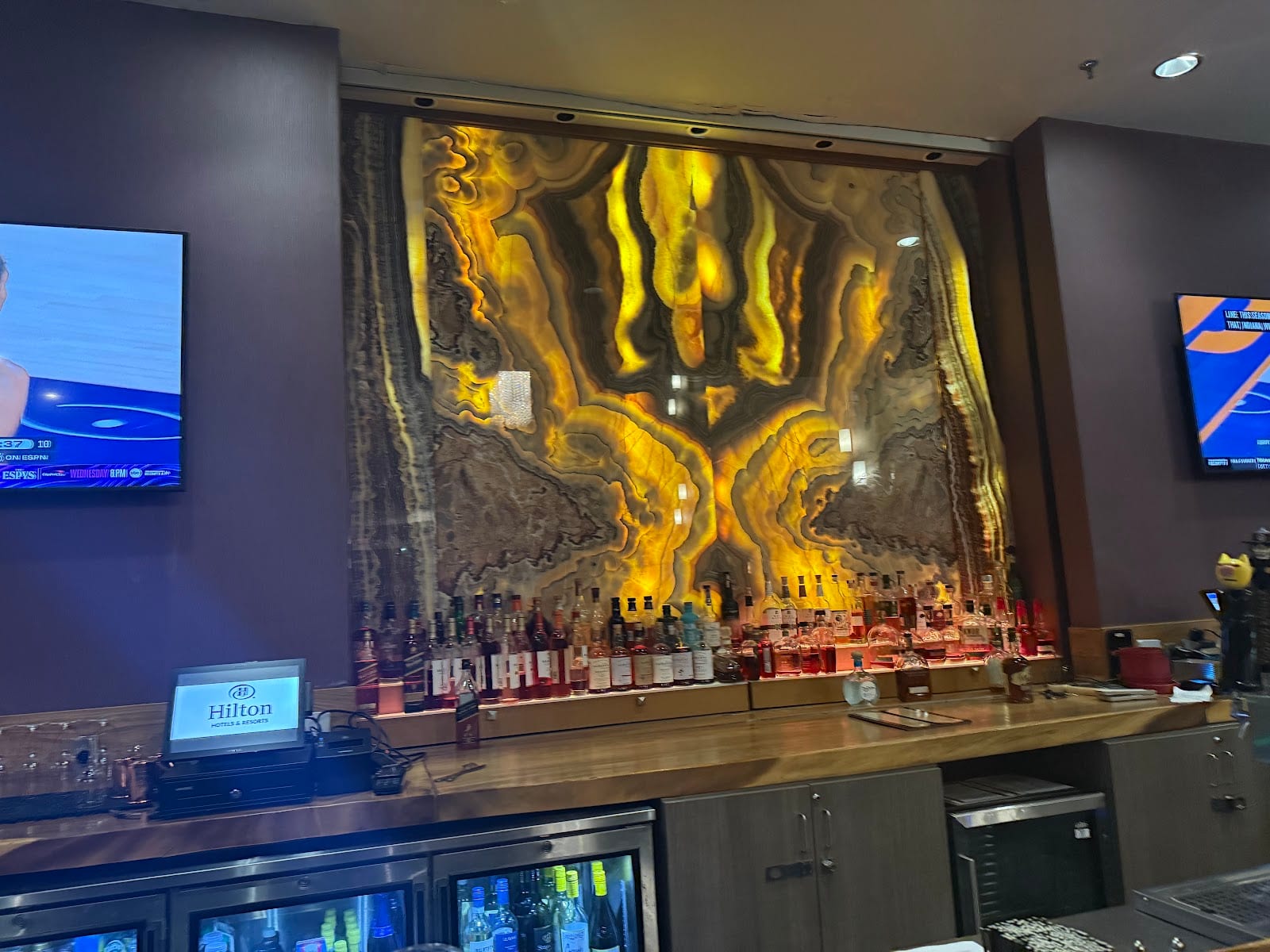Features Bar & Restaurant, photo 4