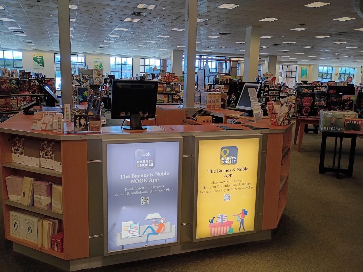 Barnes & Noble, photo 4