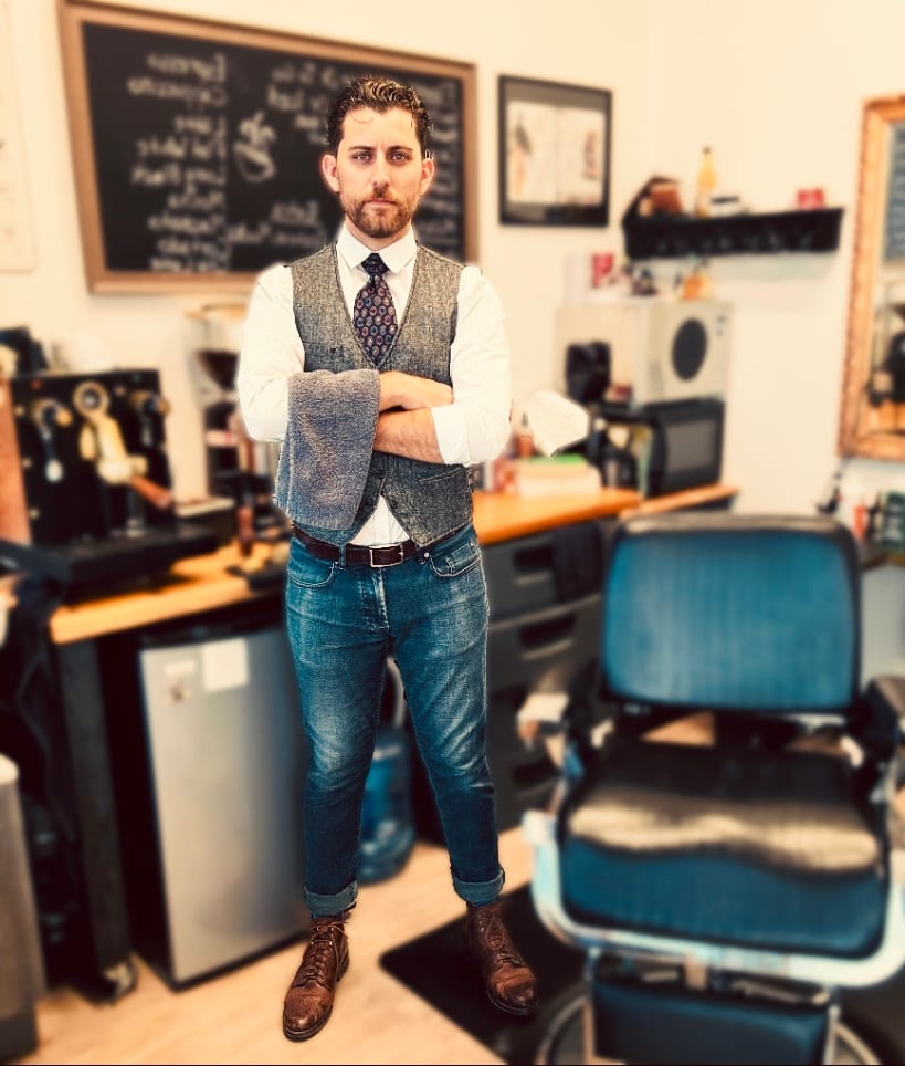 Mid-Century Barbering & Barista, photo 2