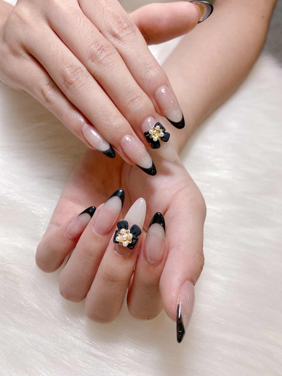 Divinity Nails