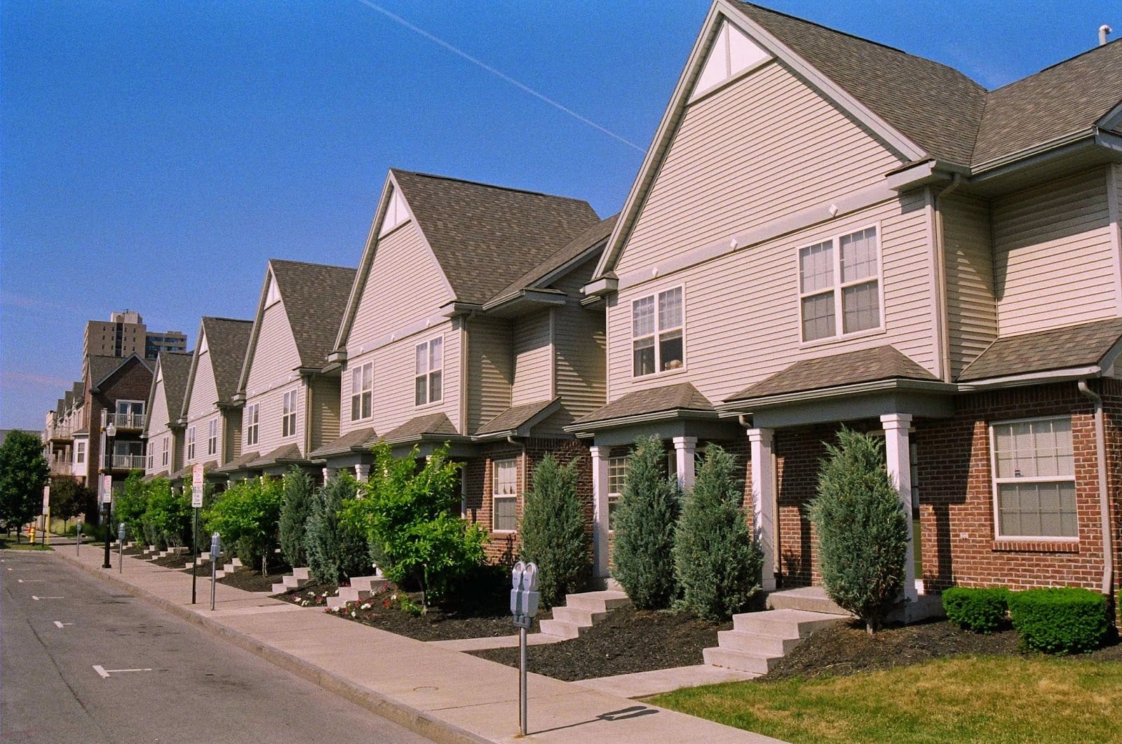 200 East Avenue Apartments, photo 2