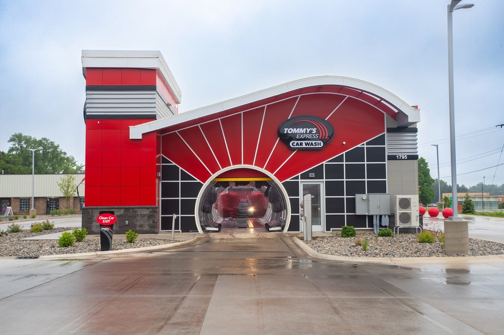 Tommy's Express® Car Wash, photo 2