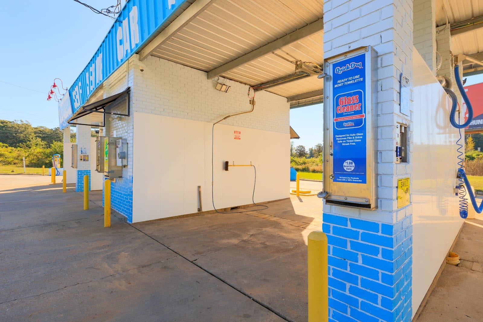 SOAPY PELICAN CARWASH, photo 3