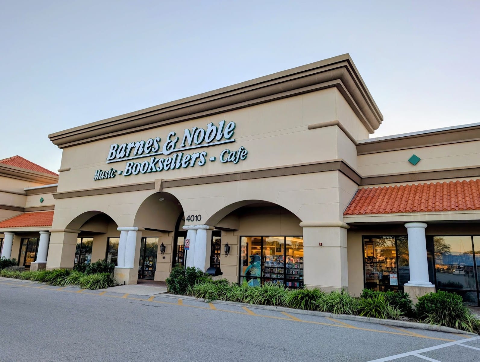 Barnes & Noble