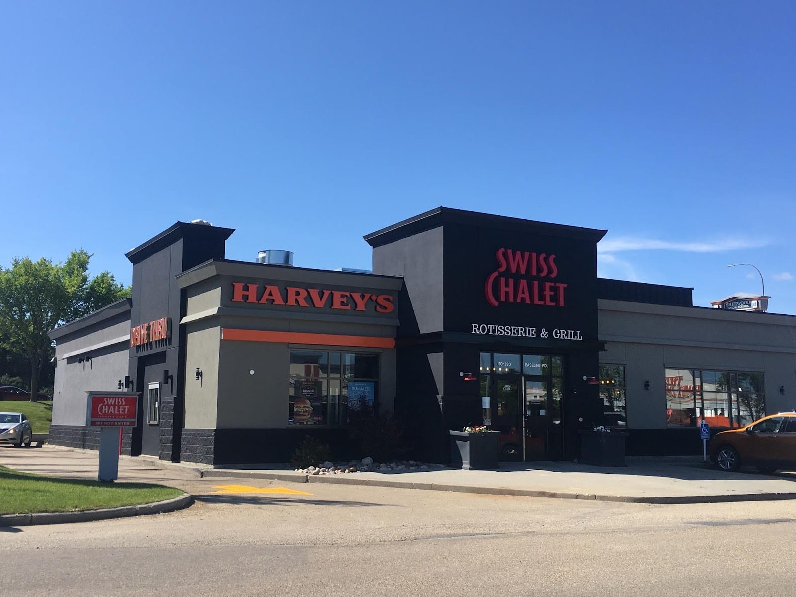 Swiss Chalet, photo 2