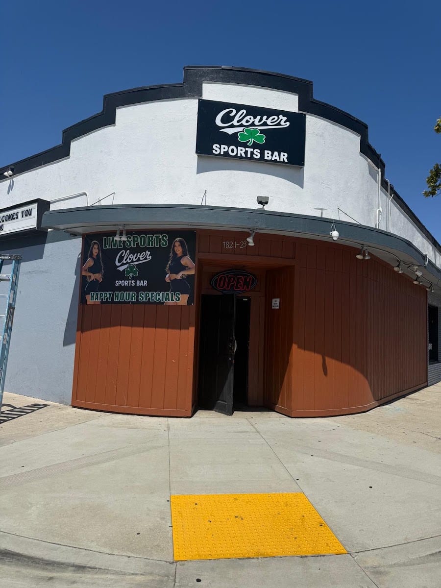 CLOVER SPORTS BAR