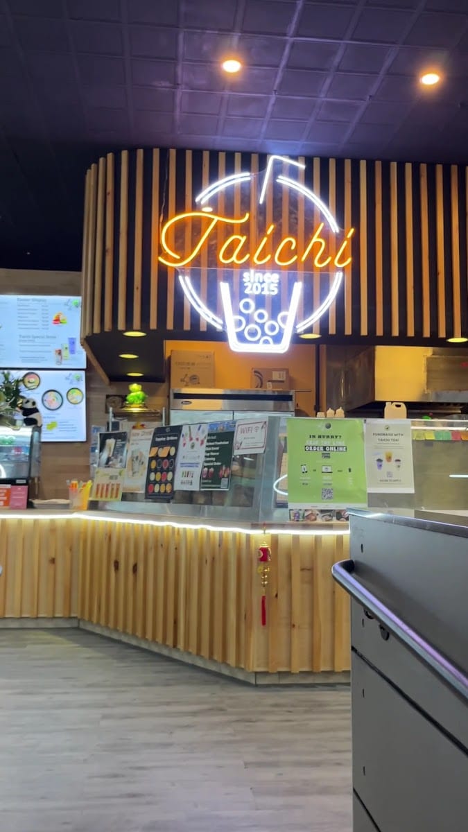 Taichi Bubble Tea, Ramen and Poke Bowl - East Ave, photo 2