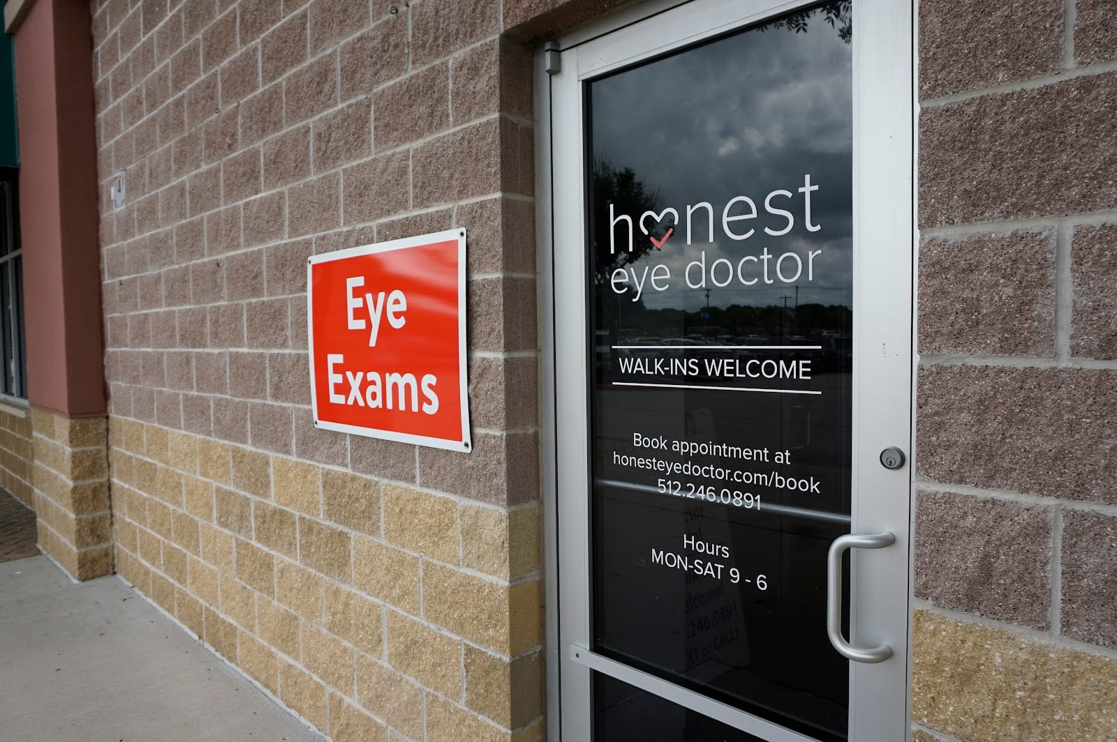 Honest Eye Doctor, photo 2