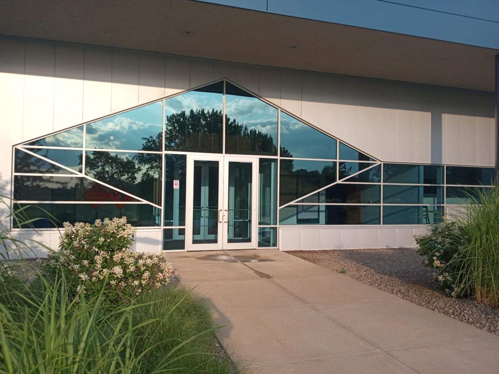 Advanced commercial cleaning services llc