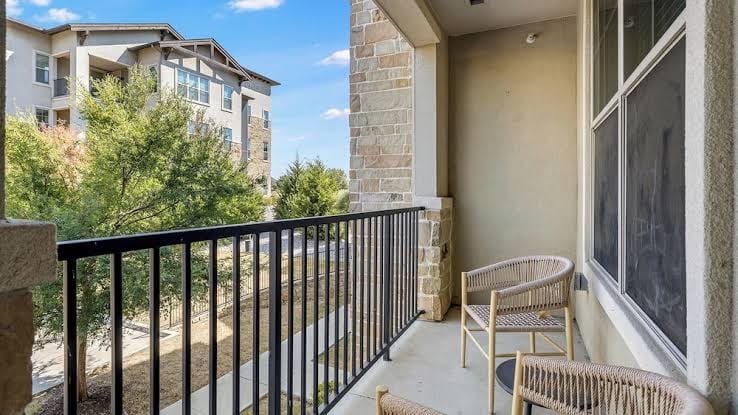 Landing | Chic 2BD, Gym, Clubhouse