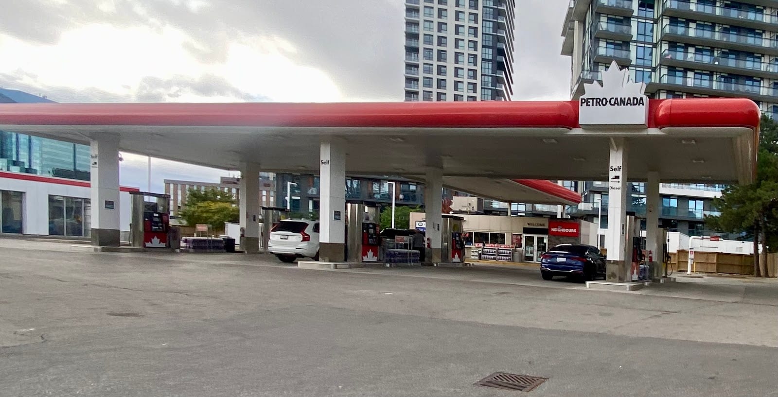 Petro-Canada & Car Wash