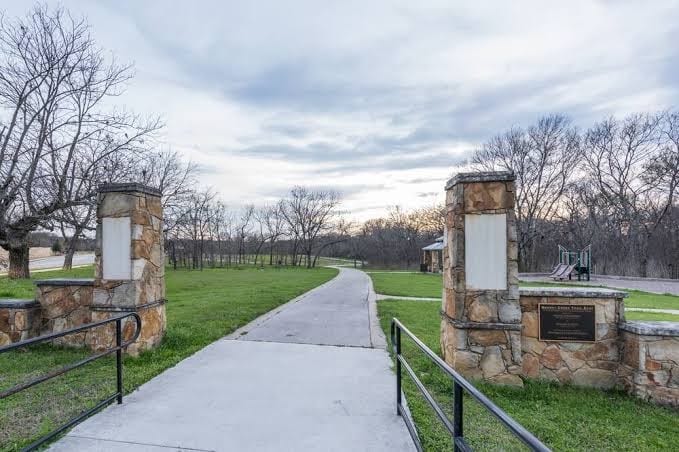 Luxury 5BR on Golf Course: Pool, Hot Tub, EV Charger