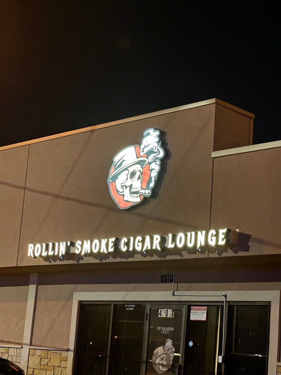 Rollin' Smoke Cigar Lounge