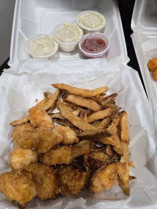 Lewie's Cafe & Catering, photo 3