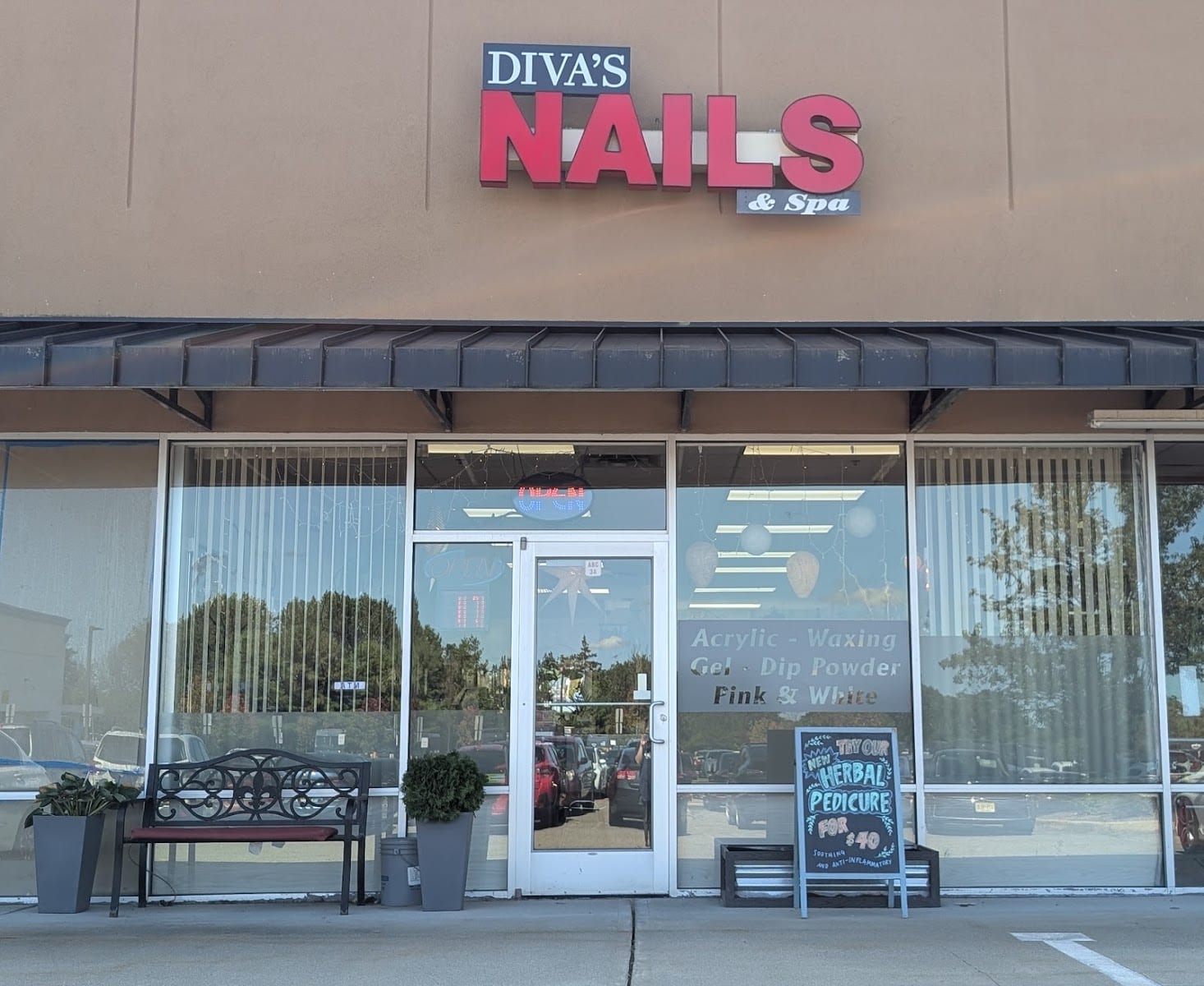 Diva’s Nail & Spa, photo 3