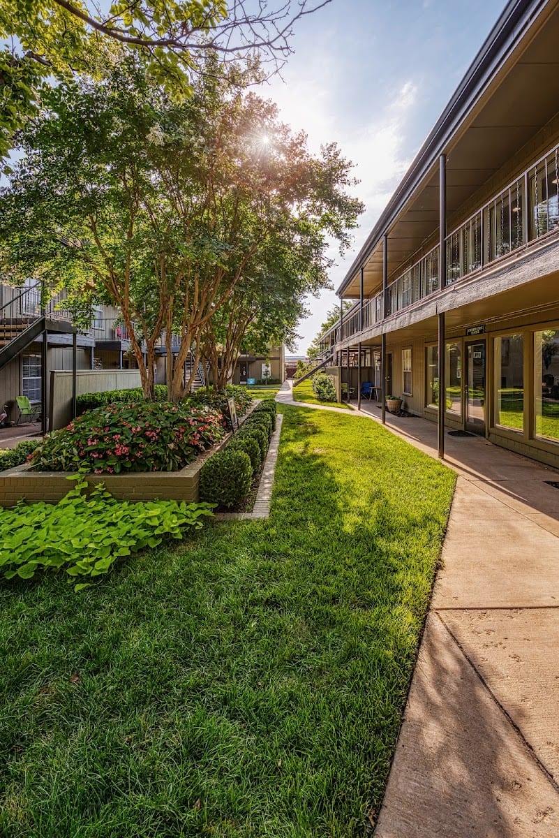 Savannah Oaks Apartments, photo 3