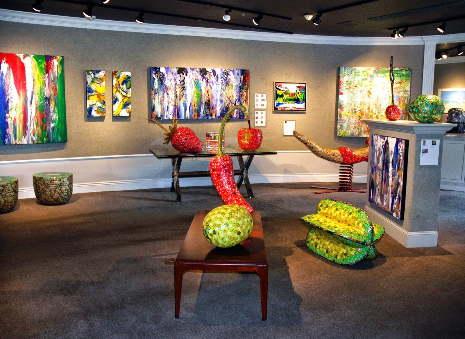 Chloe Gallery, photo 2