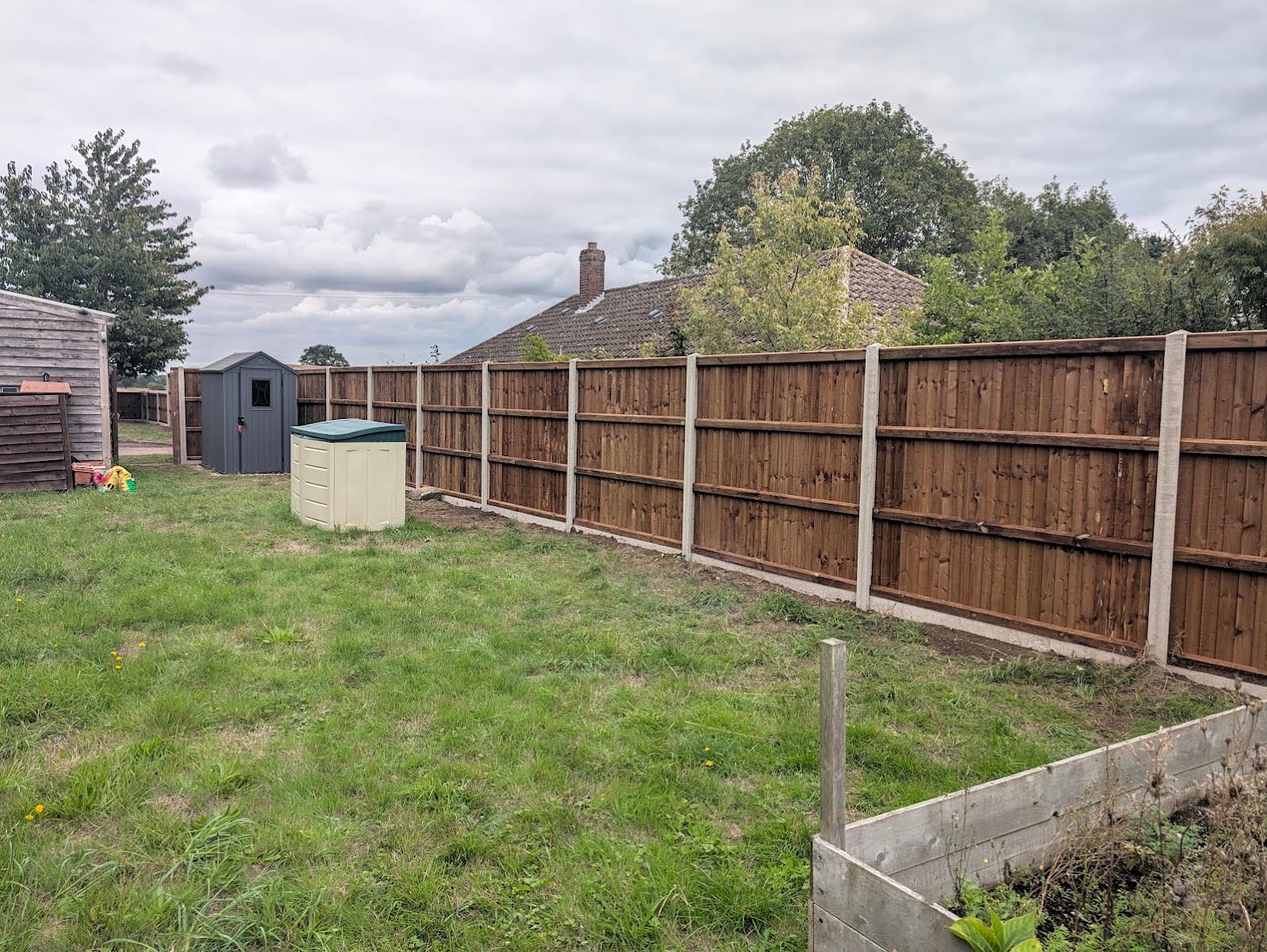D M Fencing and Landscapes, photo 2