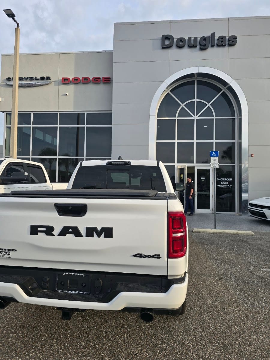Douglas Jeep Chrysler Dodge Ram, photo 2