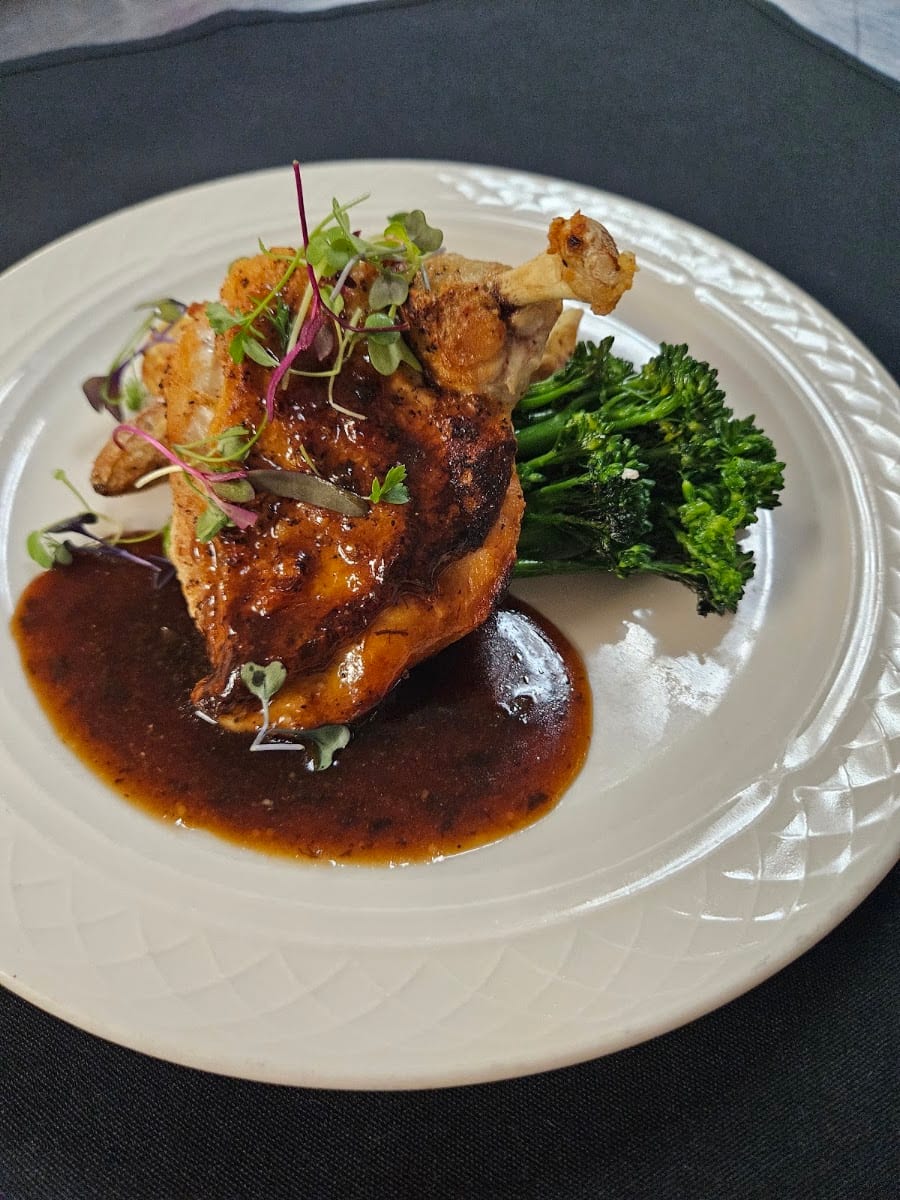 Bridges Restaurant & Lounge