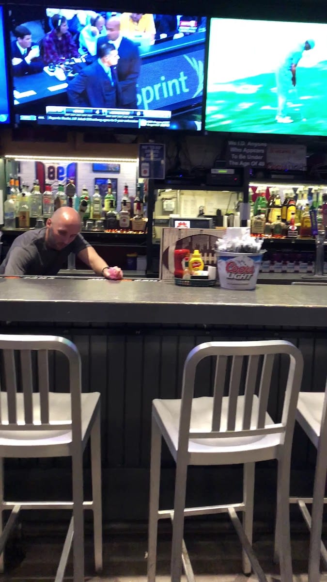 Heroes - Sports Bar & Grille | Downtown, photo 3