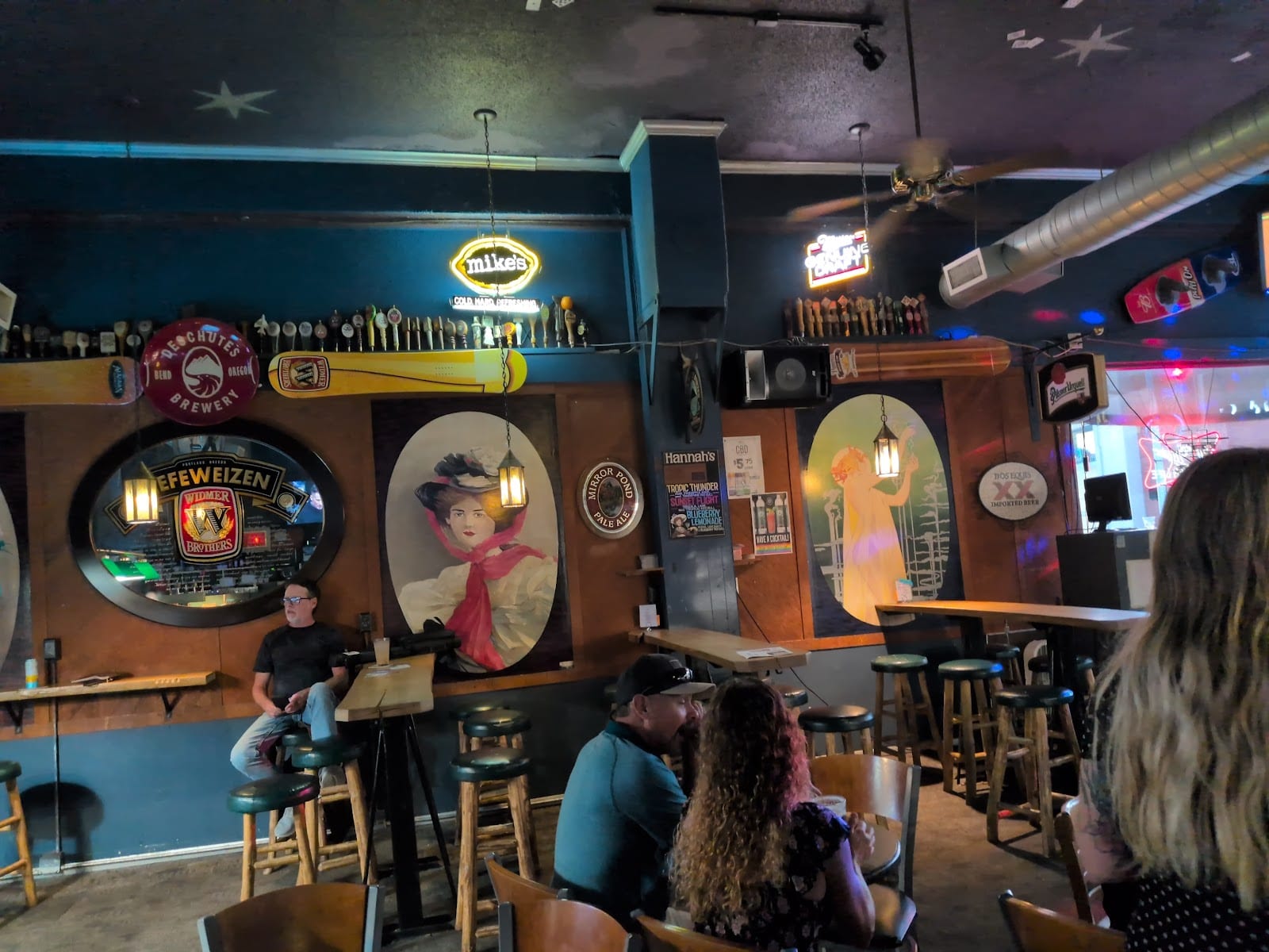 Hannah's Bar & Grille